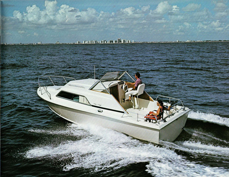 Chris Craft 25 Express Cruiser Brochure