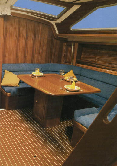 Bavaria 2000 Sail Center Cockpit Brochure