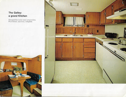 Hatteras 70 Motor Yacht Brochure