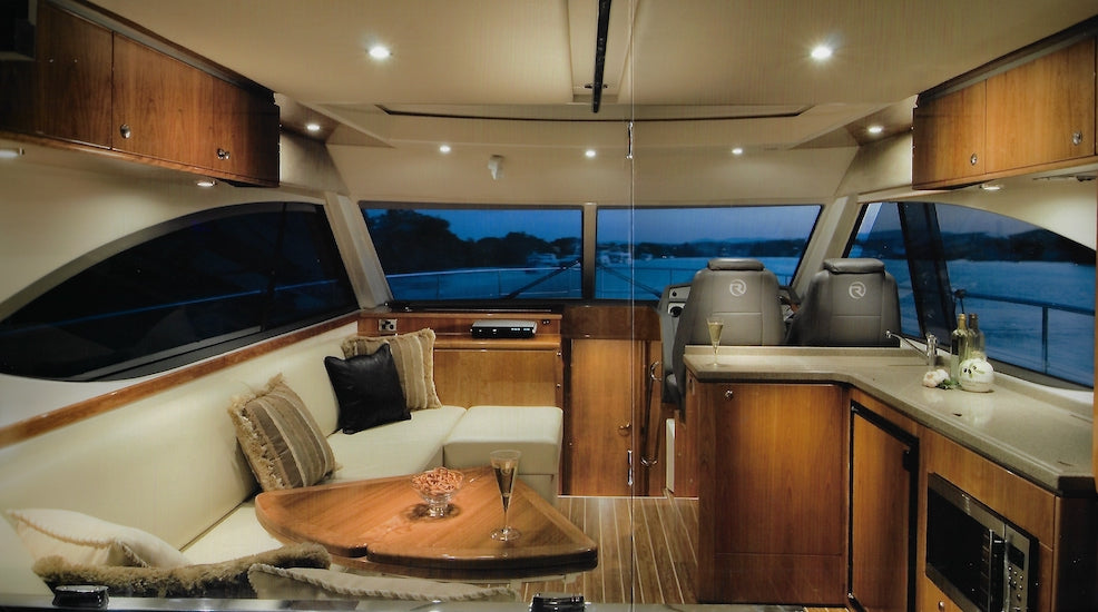Riviera 4700 Sport Yacht Brochure